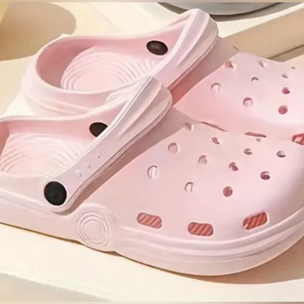Lightweight Comfy Clogs, Hollow Out Non-Slip Garden Shoes.